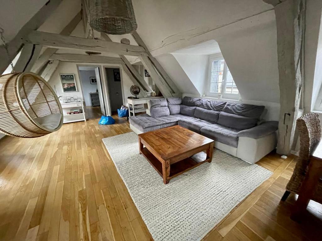 Sous Les Clochers De Rouen - Spacieux Logement 외부 사진